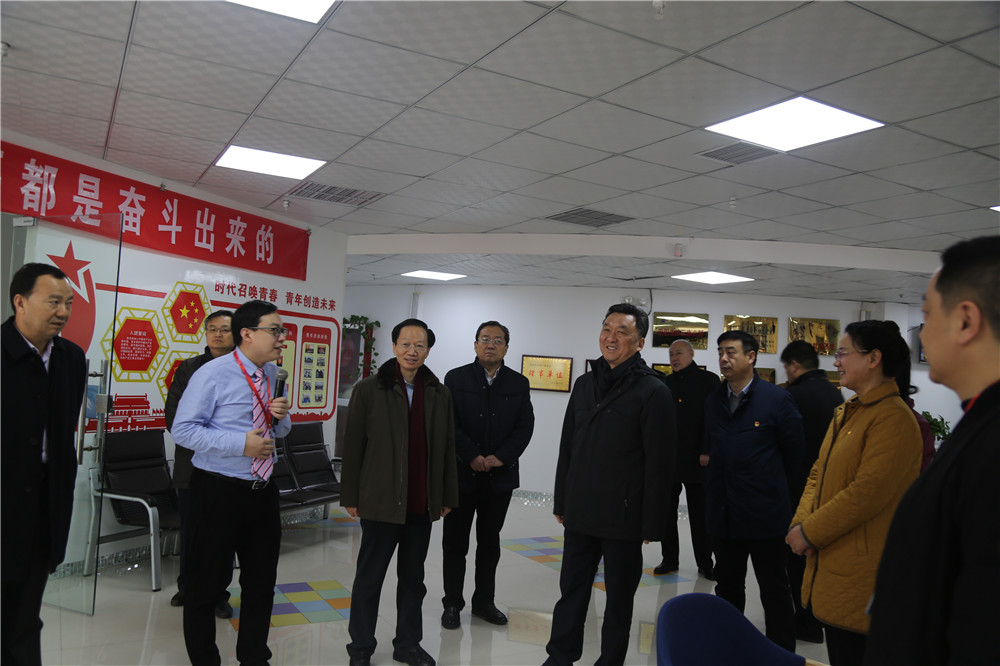 熱烈歡迎全國總工會(huì)副主席，書記處書記魏地春及省總工會(huì)王保存主席一行蒞臨安陽青峰網(wǎng)絡(luò)參觀指導(dǎo)