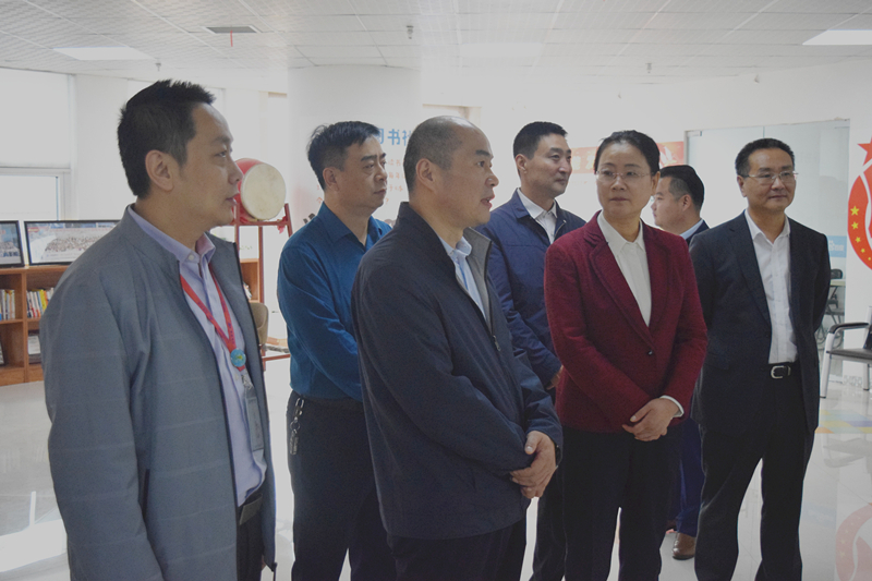 熱烈歡迎河南省委統(tǒng)戰(zhàn)部副部長梁險峰一行蒞臨安陽青峰網(wǎng)絡(luò)調(diào)研社會階層工作！